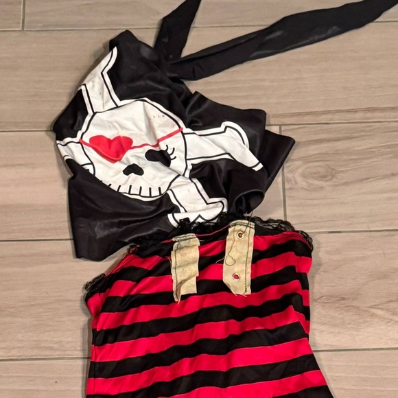 TWEEN Kids Pirate Costume dress  juniors size LARGE length 21in pit to pit 11in - Picture 4 of 5